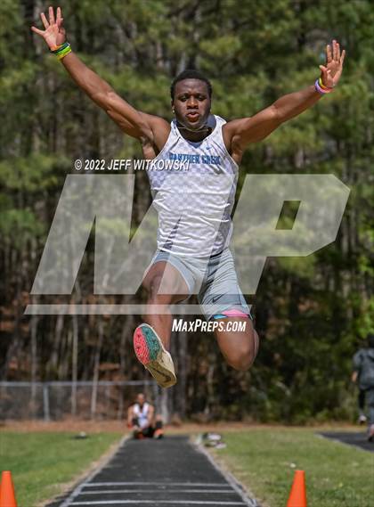Thumbnail 1 in Apex Lions' Relays photogallery.
