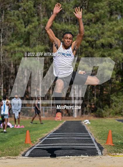 Thumbnail 3 in Apex Lions' Relays photogallery.
