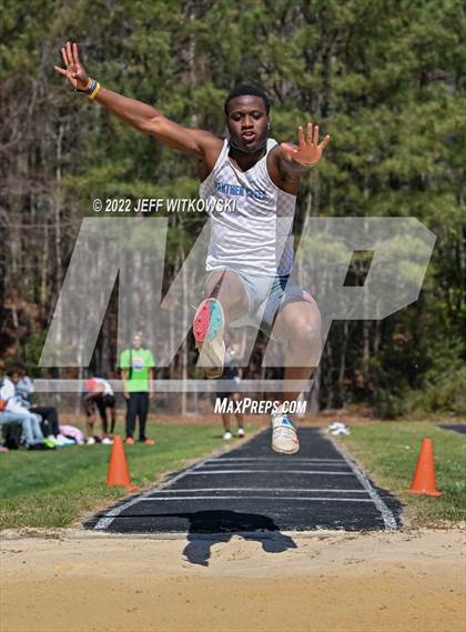 Thumbnail 3 in Apex Lions' Relays photogallery.