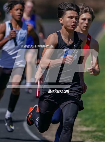 Thumbnail 2 in Apex Lions' Relays photogallery.
