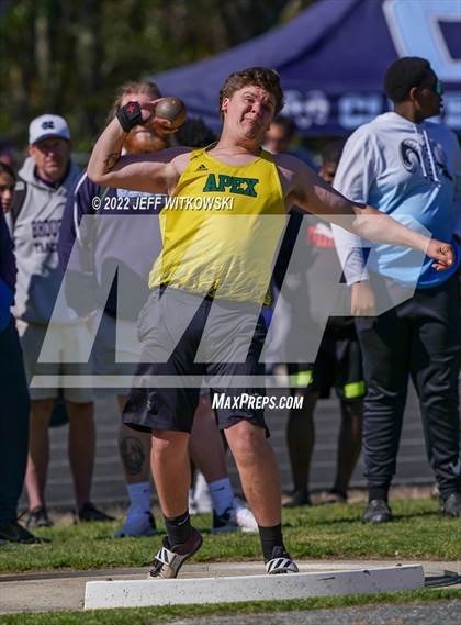 Thumbnail 1 in Apex Lions' Relays photogallery.