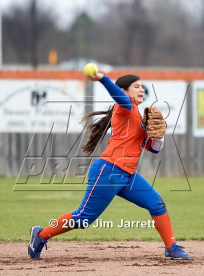 Thumbnail 2 in Southaven vs. Center Hill (Southaven Jamboree) photogallery.