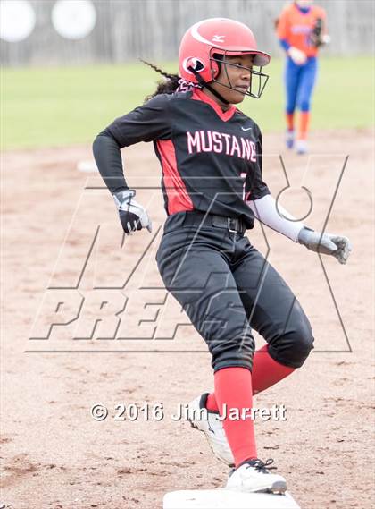 Thumbnail 2 in Southaven vs. Center Hill (Southaven Jamboree) photogallery.