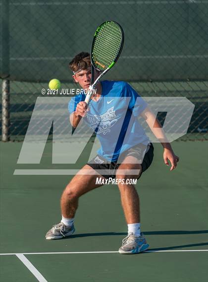 Thumbnail 3 in North Central vs Hamilton Southeastern IHSAA North Central Regional Team Semi-final  photogallery.