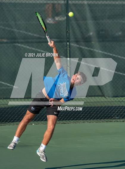 Thumbnail 3 in North Central vs Hamilton Southeastern IHSAA North Central Regional Team Semi-final  photogallery.