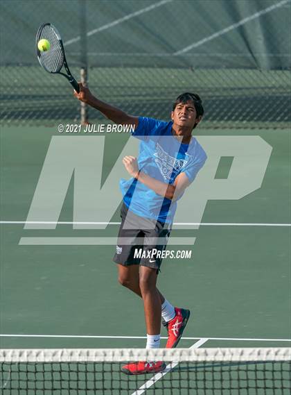 Thumbnail 1 in North Central vs Hamilton Southeastern IHSAA North Central Regional Team Semi-final  photogallery.