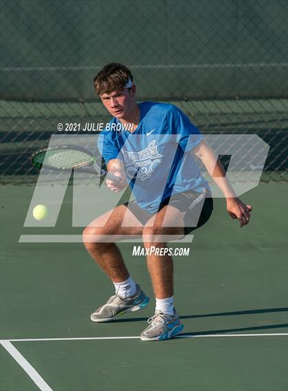 Thumbnail 2 in North Central vs Hamilton Southeastern IHSAA North Central Regional Team Semi-final  photogallery.