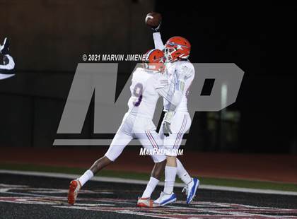 Thumbnail 2 in Oaks Christian vs Westlake photogallery.