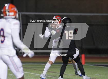 Thumbnail 1 in Oaks Christian vs Westlake photogallery.