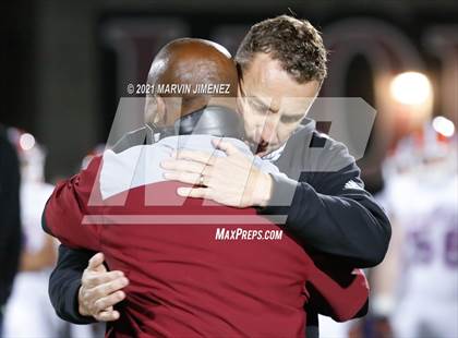 Thumbnail 3 in Oaks Christian vs Westlake photogallery.