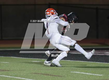 Thumbnail 1 in Oaks Christian vs Westlake photogallery.