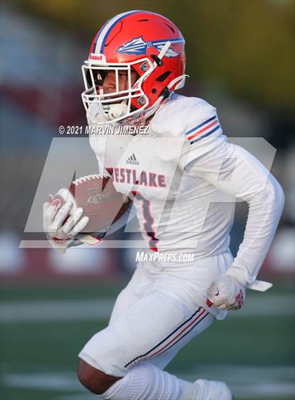 Thumbnail 2 in Oaks Christian vs Westlake photogallery.