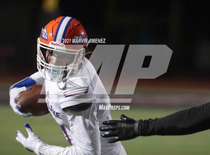 Thumbnail 1 in Oaks Christian vs Westlake photogallery.