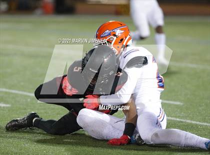 Thumbnail 1 in Oaks Christian vs Westlake photogallery.