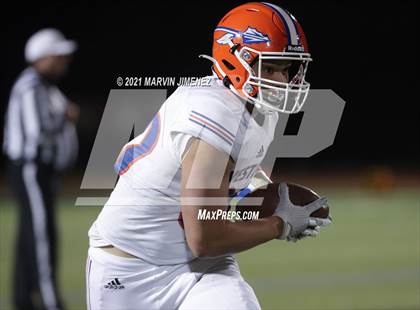 Thumbnail 3 in Oaks Christian vs Westlake photogallery.