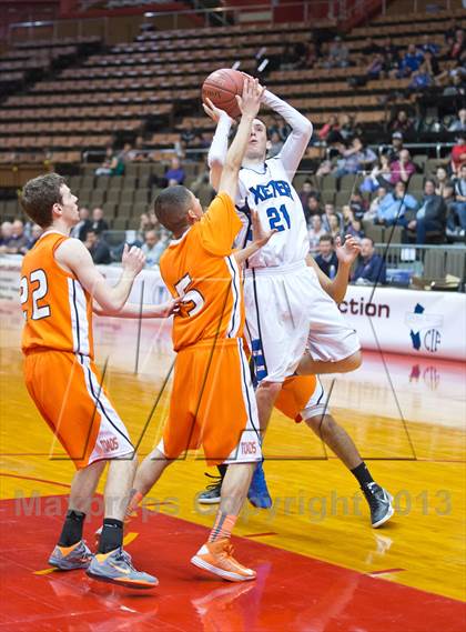 Thumbnail 2 in Exeter vs. Coalinga (CIF CS D4 Final) photogallery.