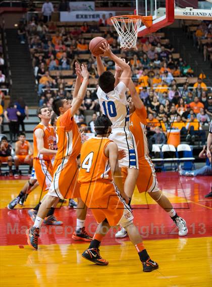 Thumbnail 3 in Exeter vs. Coalinga (CIF CS D4 Final) photogallery.
