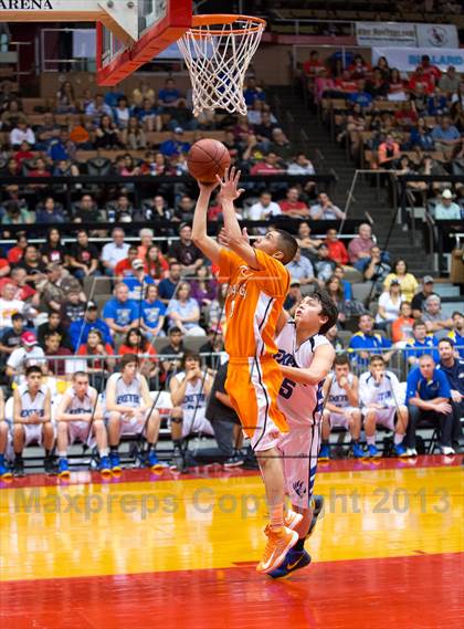 Thumbnail 3 in Exeter vs. Coalinga (CIF CS D4 Final) photogallery.