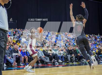 Thumbnail 1 in Beaumont United vs. Mansfield Timberview (UIL 5A State Final) photogallery.