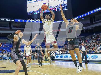 Thumbnail 1 in Beaumont United vs. Mansfield Timberview (UIL 5A State Final) photogallery.