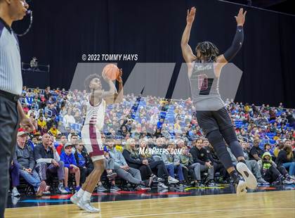 Thumbnail 2 in Beaumont United vs. Mansfield Timberview (UIL 5A State Final) photogallery.