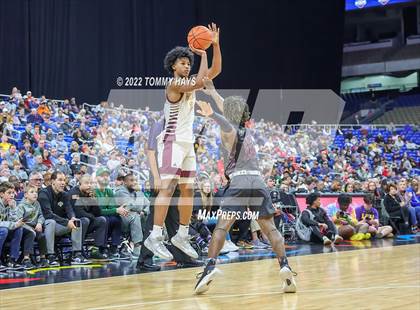 Thumbnail 2 in Beaumont United vs. Mansfield Timberview (UIL 5A State Final) photogallery.