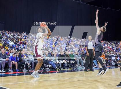 Thumbnail 1 in Beaumont United vs. Mansfield Timberview (UIL 5A State Final) photogallery.