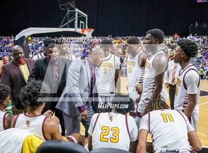 Thumbnail 1 in Beaumont United vs. Mansfield Timberview (UIL 5A State Final) photogallery.