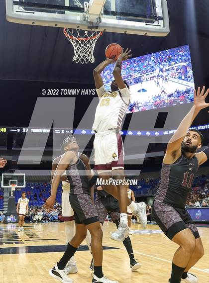 Thumbnail 1 in Beaumont United vs. Mansfield Timberview (UIL 5A State Final) photogallery.