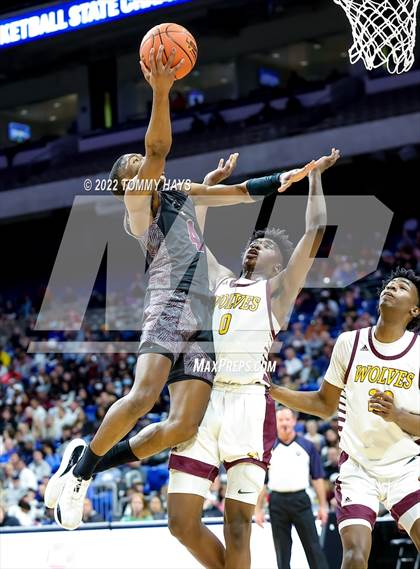 Thumbnail 2 in Beaumont United vs. Mansfield Timberview (UIL 5A State Final) photogallery.