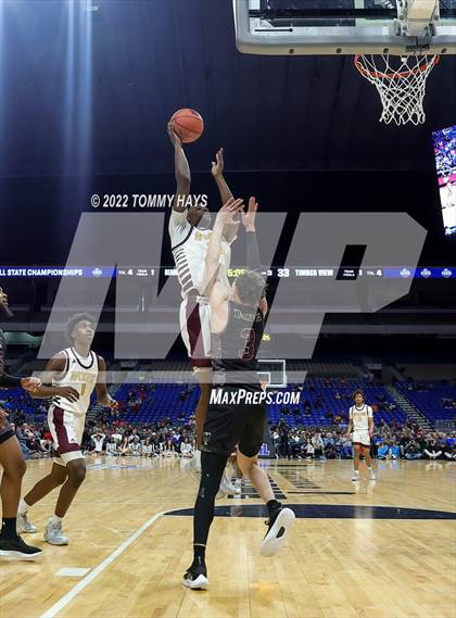 Thumbnail 1 in Beaumont United vs. Mansfield Timberview (UIL 5A State Final) photogallery.