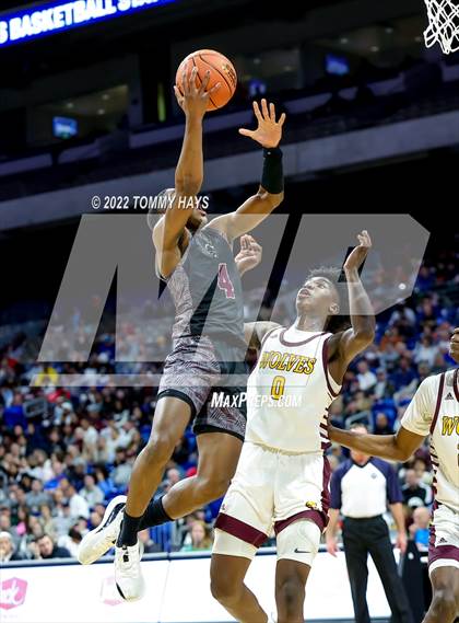 Thumbnail 3 in Beaumont United vs. Mansfield Timberview (UIL 5A State Final) photogallery.