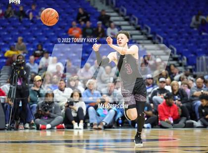 Thumbnail 3 in Beaumont United vs. Mansfield Timberview (UIL 5A State Final) photogallery.