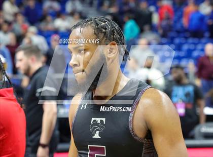 Thumbnail 3 in Beaumont United vs. Mansfield Timberview (UIL 5A State Final) photogallery.