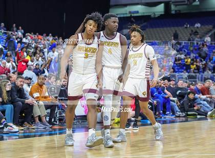 Thumbnail 2 in Beaumont United vs. Mansfield Timberview (UIL 5A State Final) photogallery.