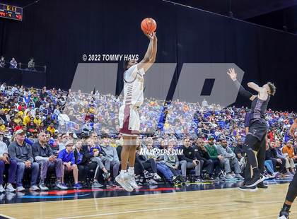 Thumbnail 2 in Beaumont United vs. Mansfield Timberview (UIL 5A State Final) photogallery.