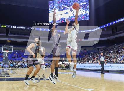 Thumbnail 3 in Beaumont United vs. Mansfield Timberview (UIL 5A State Final) photogallery.