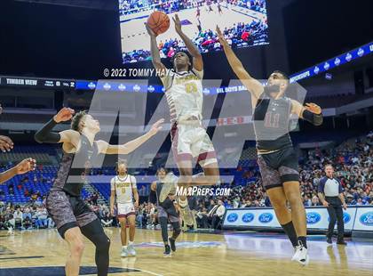 Thumbnail 2 in Beaumont United vs. Mansfield Timberview (UIL 5A State Final) photogallery.