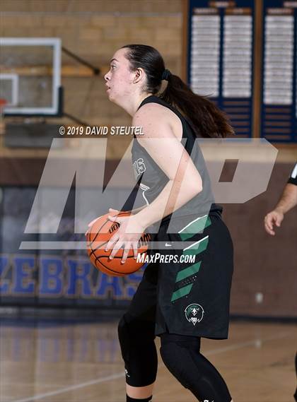 Thumbnail 2 in River Valley vs. Oroville (Chavez Christmas Classic) photogallery.