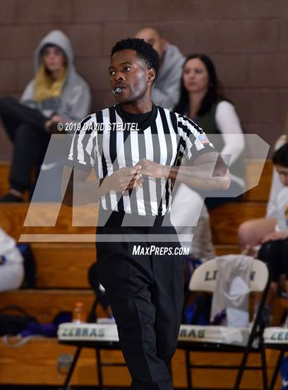 Thumbnail 2 in River Valley vs. Oroville (Chavez Christmas Classic) photogallery.