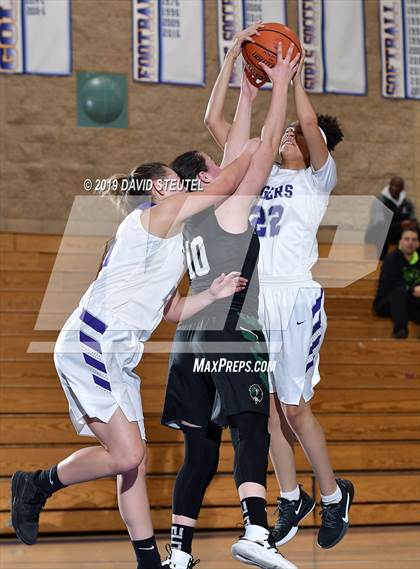 Thumbnail 2 in River Valley vs. Oroville (Chavez Christmas Classic) photogallery.