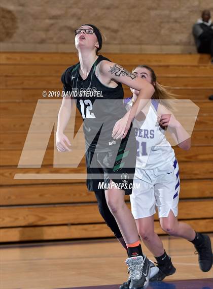 Thumbnail 3 in River Valley vs. Oroville (Chavez Christmas Classic) photogallery.