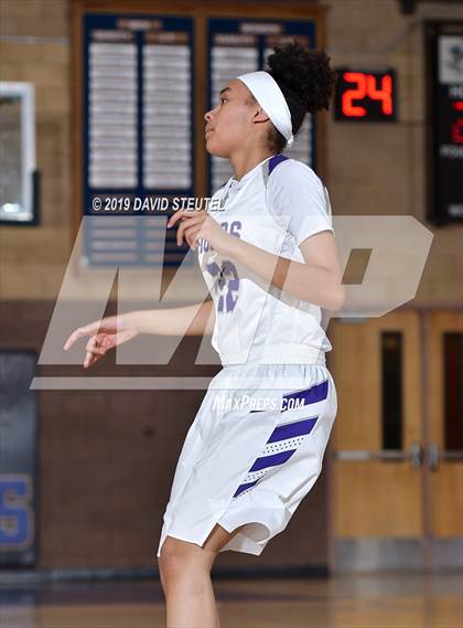 Thumbnail 1 in River Valley vs. Oroville (Chavez Christmas Classic) photogallery.