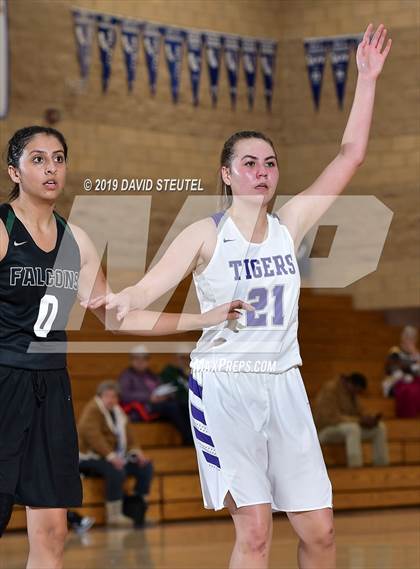 Thumbnail 1 in River Valley vs. Oroville (Chavez Christmas Classic) photogallery.