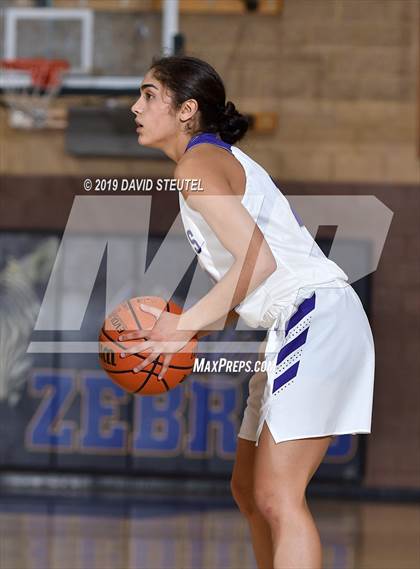 Thumbnail 2 in River Valley vs. Oroville (Chavez Christmas Classic) photogallery.