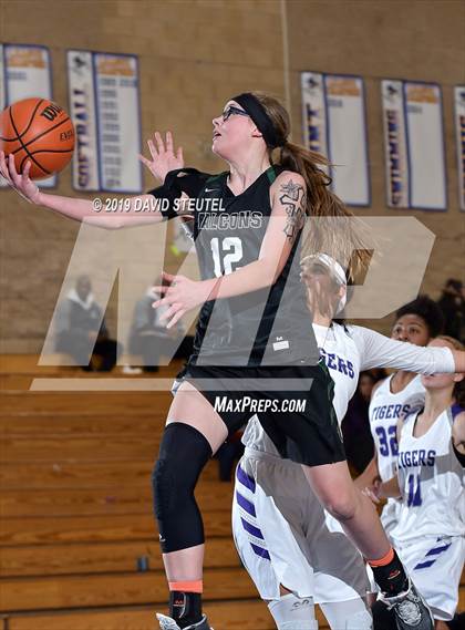 Thumbnail 2 in River Valley vs. Oroville (Chavez Christmas Classic) photogallery.