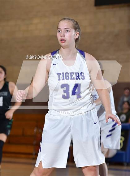 Thumbnail 2 in River Valley vs. Oroville (Chavez Christmas Classic) photogallery.