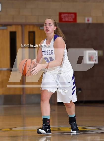 Thumbnail 1 in River Valley vs. Oroville (Chavez Christmas Classic) photogallery.