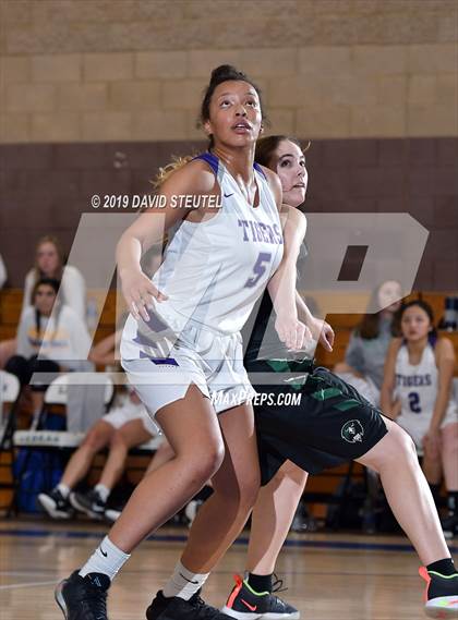 Thumbnail 3 in River Valley vs. Oroville (Chavez Christmas Classic) photogallery.