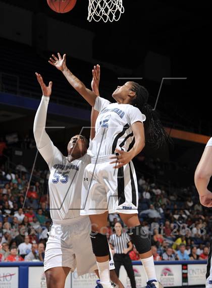 Thumbnail 1 in Windward vs. Mater Dei (CIF SoCal Regional Open Division Final) photogallery.
